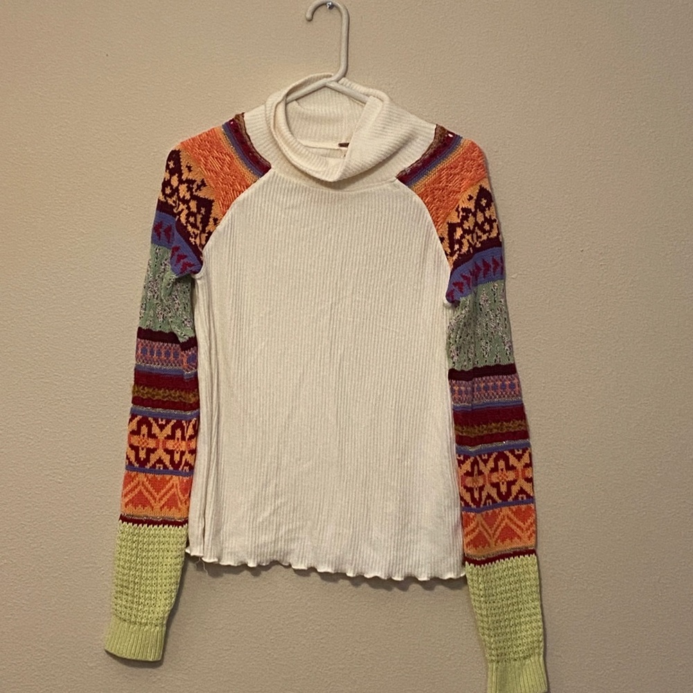 COLORFUL FREE PEOPLE TURTLENECK 🦋🎨☀️